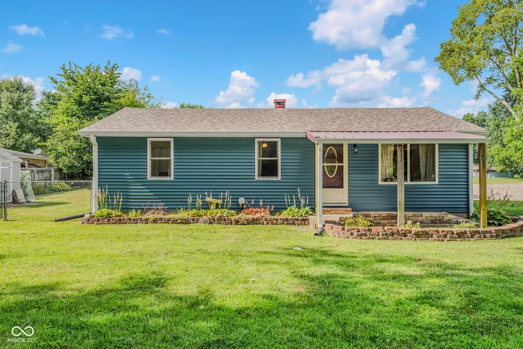 2094 Shady Columbus IN 47201