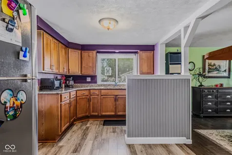 2094 Shady Columbus IN 47201