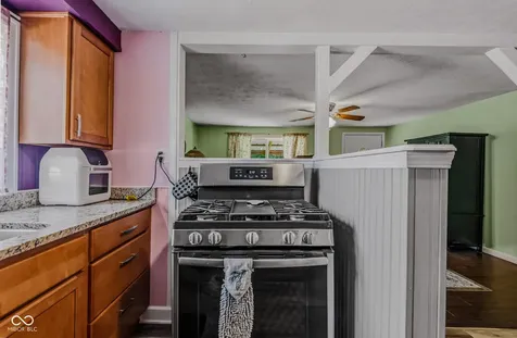 2094 Shady Columbus IN 47201