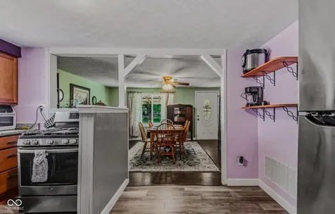 2094 Shady Columbus IN 47201