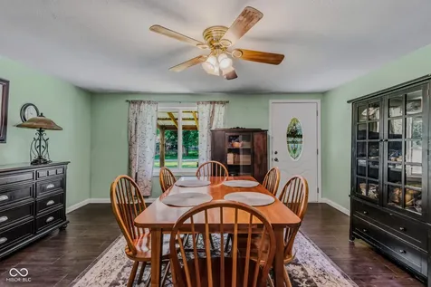 2094 Shady Columbus IN 47201