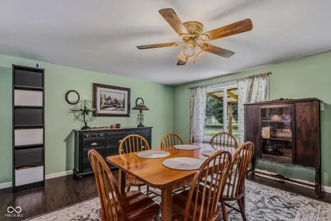 2094 Shady Columbus IN 47201