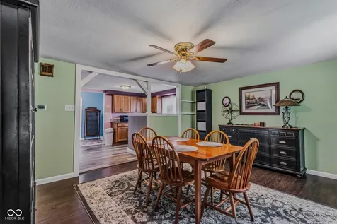 2094 Shady Columbus IN 47201