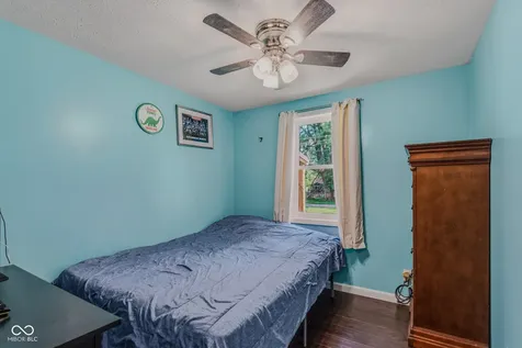 2094 Shady Columbus IN 47201