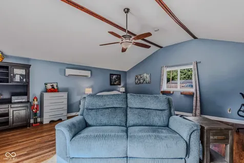 2094 Shady Columbus IN 47201