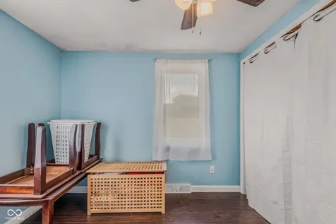 2094 Shady Columbus IN 47201