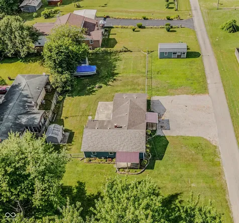 2094 Shady Columbus IN 47201
