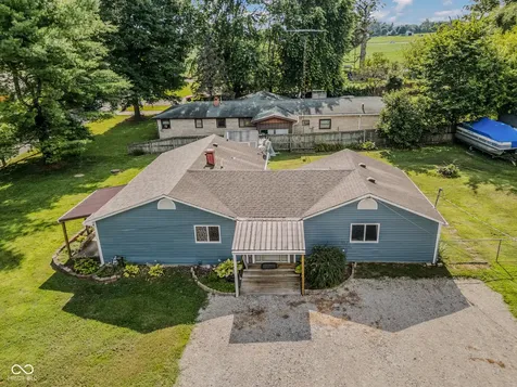 2094 Shady Columbus IN 47201