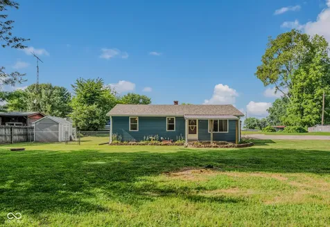 2094 Shady Columbus IN 47201