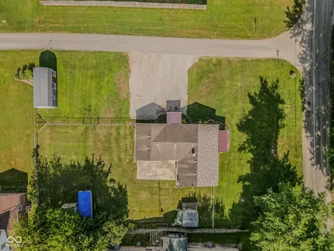 2094 Shady Columbus IN 47201