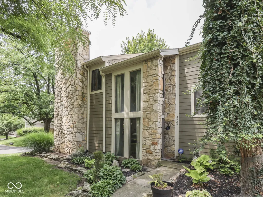 5707 Bradston Way Indianapolis IN 46237