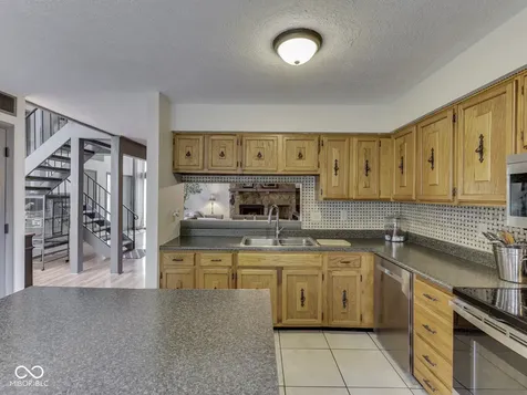 5707 Bradston Way Indianapolis IN 46237