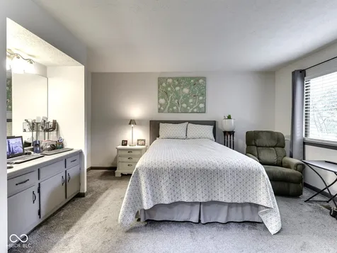 5707 Bradston Way Indianapolis IN 46237