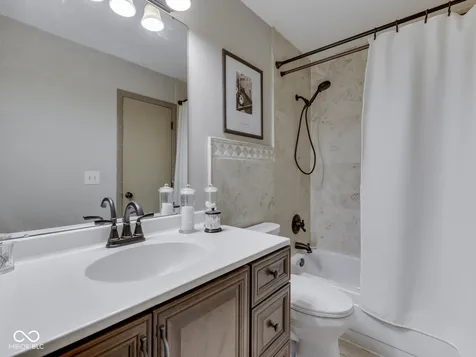 5707 Bradston Way Indianapolis IN 46237