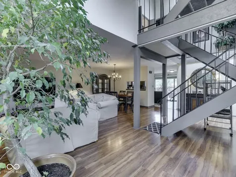 5707 Bradston Way Indianapolis IN 46237