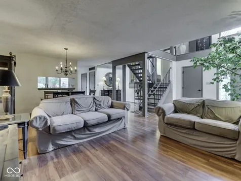 5707 Bradston Way Indianapolis IN 46237