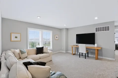 230 Elmsborough Bend Westfield IN 46074