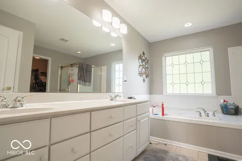 6428 Valleywood Court Avon IN 46123