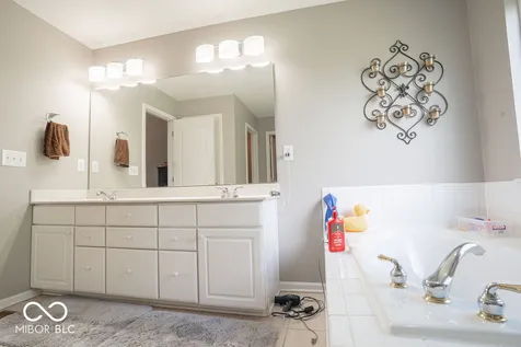 6428 Valleywood Court Avon IN 46123