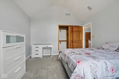 6427 Royal Oakland Drive Indianapolis IN 46236