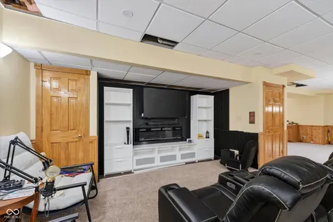 6427 Royal Oakland Drive Indianapolis IN 46236