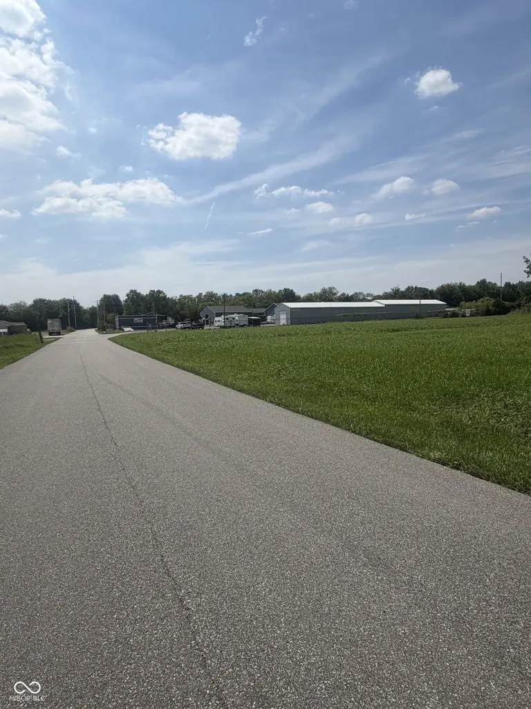 594 N Front Street Whiteland IN 46184