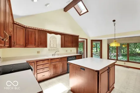 11357 Brentwood Avenue Zionsville IN 46077