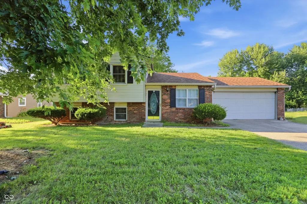 812 Moss Oak Court Indianapolis IN 46217