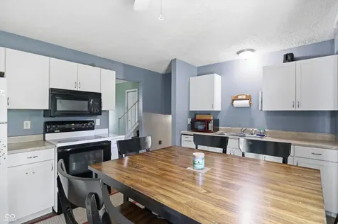812 Moss Oak Court Indianapolis IN 46217