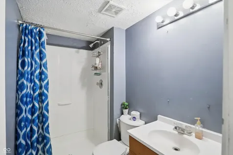 812 Moss Oak Court Indianapolis IN 46217