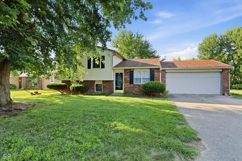 812 Moss Oak Court Indianapolis IN 46217