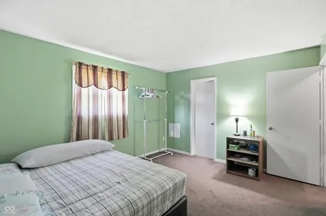 812 Moss Oak Court Indianapolis IN 46217