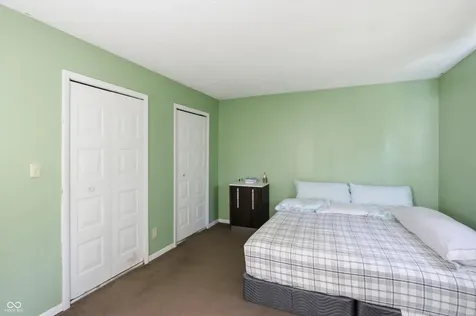 812 Moss Oak Court Indianapolis IN 46217