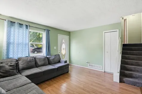 812 Moss Oak Court Indianapolis IN 46217