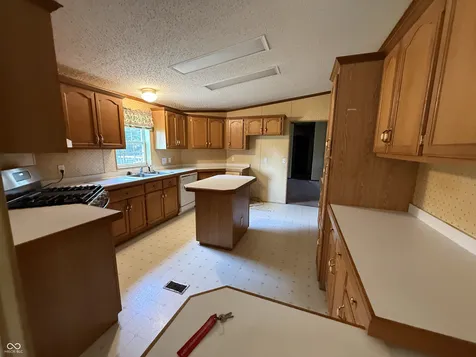 3220 W 650 S Lebanon IN 46052