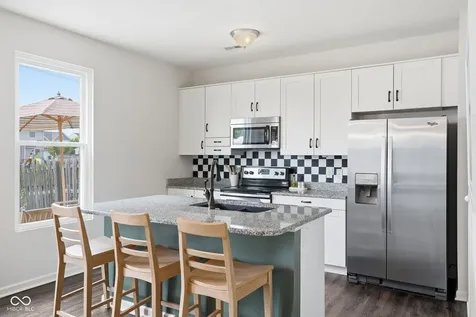 5781 White Pine Road Whitestown IN 46075
