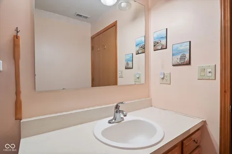 5662 Misty Ridge Drive Indianapolis IN 46237