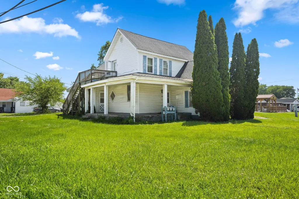 589 E Main Street Whiteland IN 46184