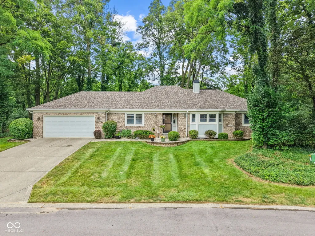 11524 Geist Woods Indianapolis IN 46236