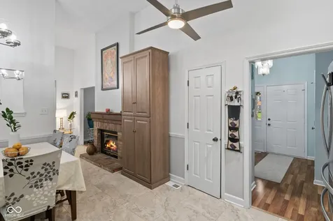 11524 Geist Woods Indianapolis IN 46236