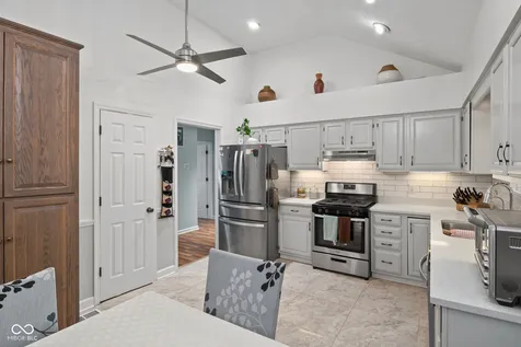 11524 Geist Woods Indianapolis IN 46236