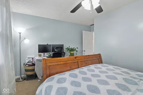 11524 Geist Woods Indianapolis IN 46236