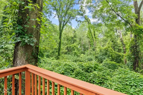 11524 Geist Woods Indianapolis IN 46236