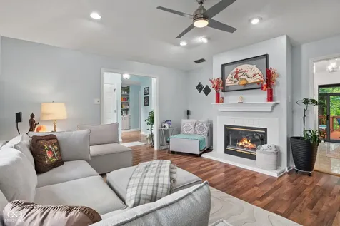 11524 Geist Woods Indianapolis IN 46236