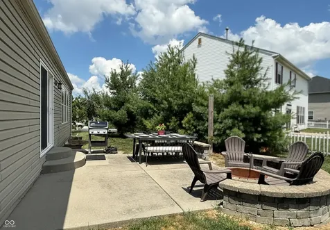 2225 Silver Rose Drive Avon IN 46123