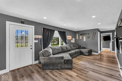 6315 Ratliff Road Indianapolis IN 46113