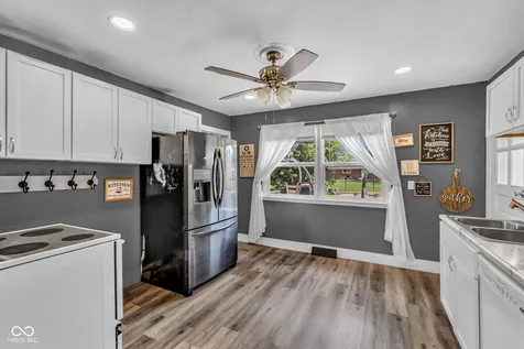 6315 Ratliff Road Indianapolis IN 46113