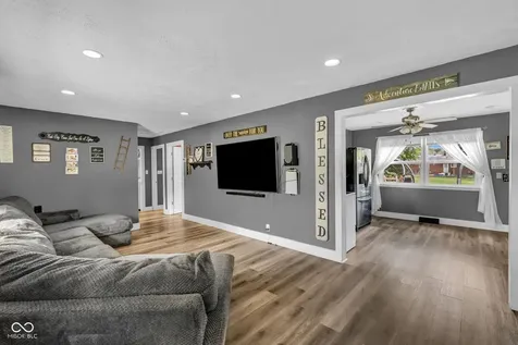 6315 Ratliff Road Indianapolis IN 46113