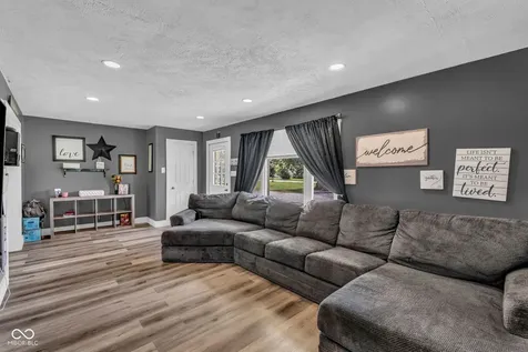 6315 Ratliff Road Indianapolis IN 46113