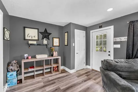 6315 Ratliff Road Indianapolis IN 46113